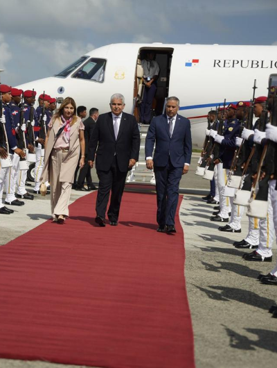 foto de portada de la publicación Presidente Mulino llega a República Dominicana para participar de la juramentación presidencial de Luis Abinader