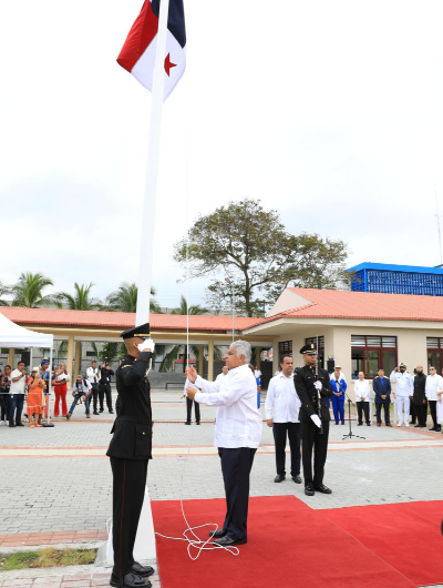 foto de portada de la publicación Presidente Mulino visita Colón para los desfiles patrios