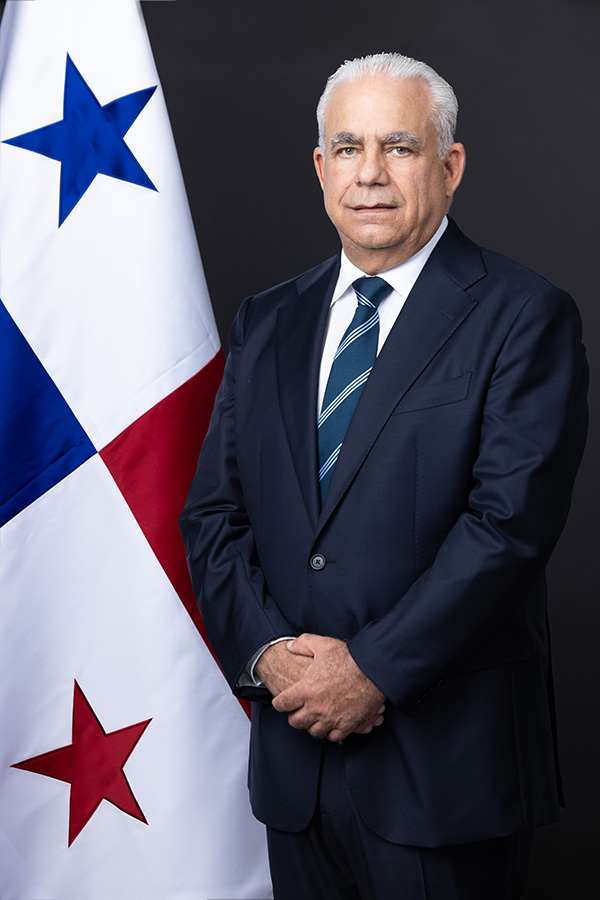 Su excelencia Roberto José Linares